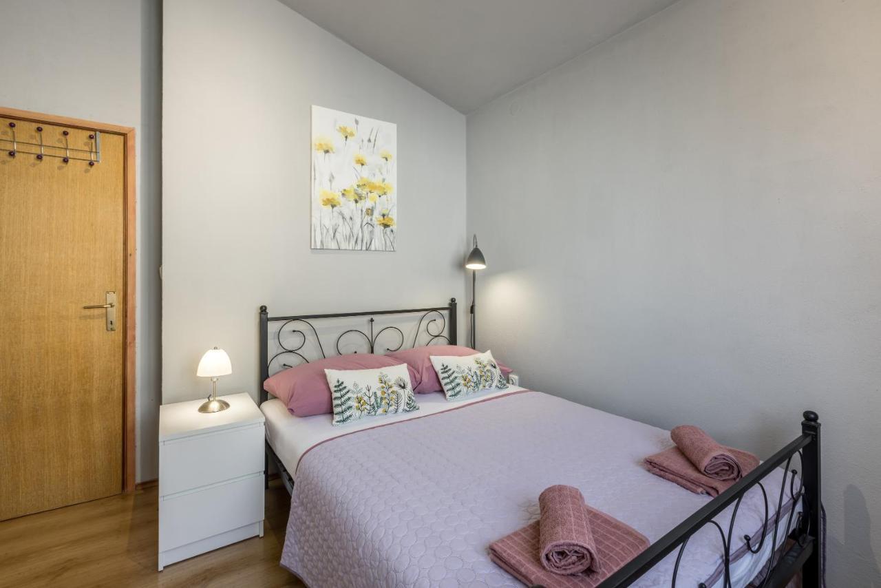 Apartment Lamaro Kaštela エクステリア 写真