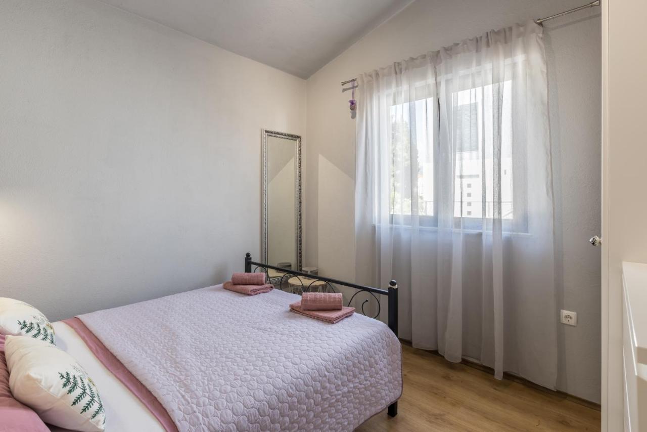 Apartment Lamaro Kaštela エクステリア 写真