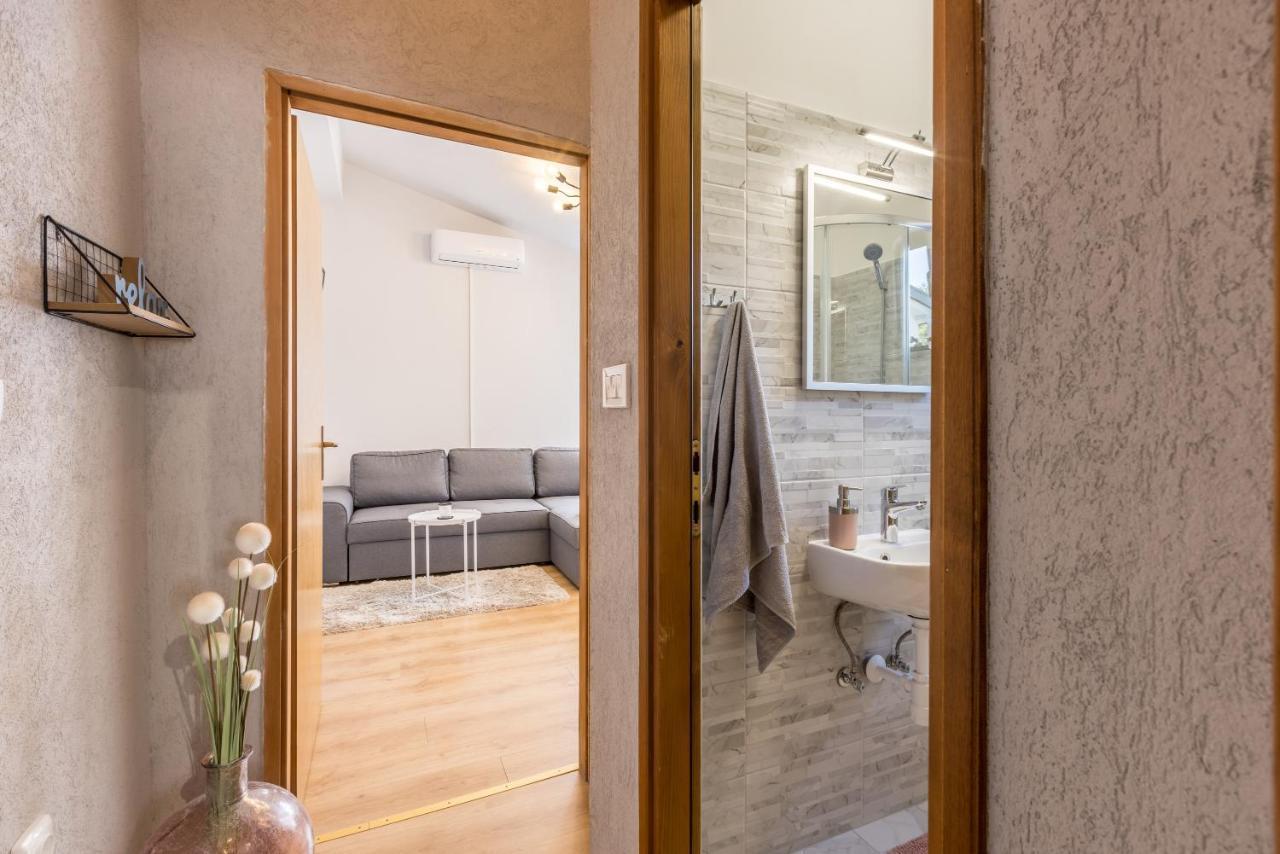 Apartment Lamaro Kaštela エクステリア 写真