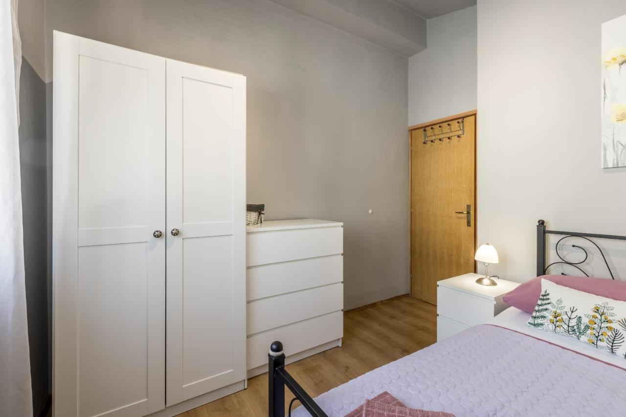 Apartment Lamaro Kaštela エクステリア 写真