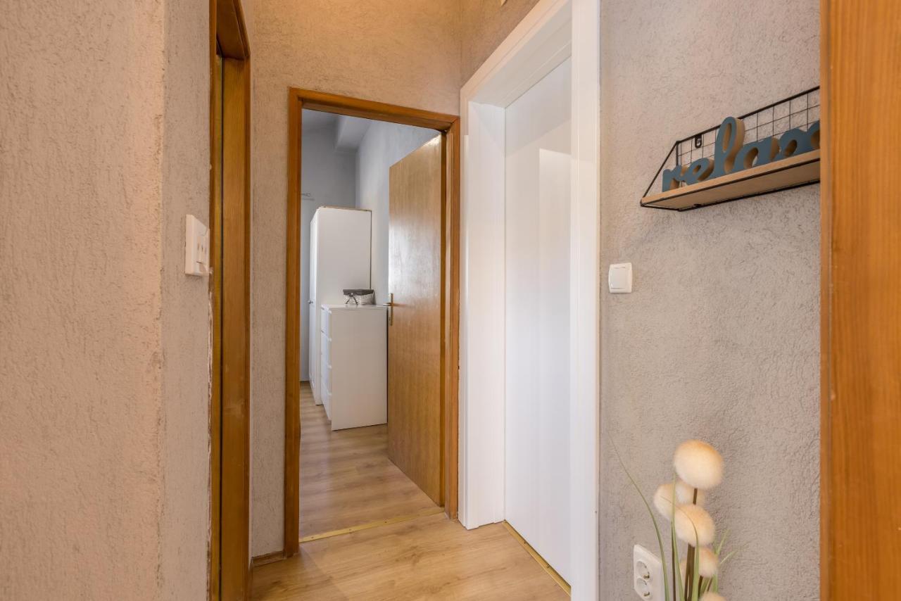 Apartment Lamaro Kaštela エクステリア 写真