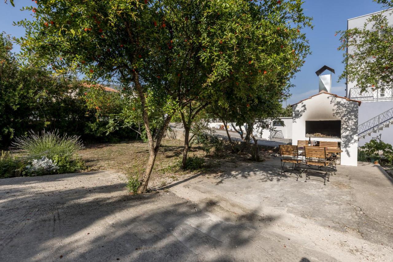 Apartment Lamaro Kaštela エクステリア 写真